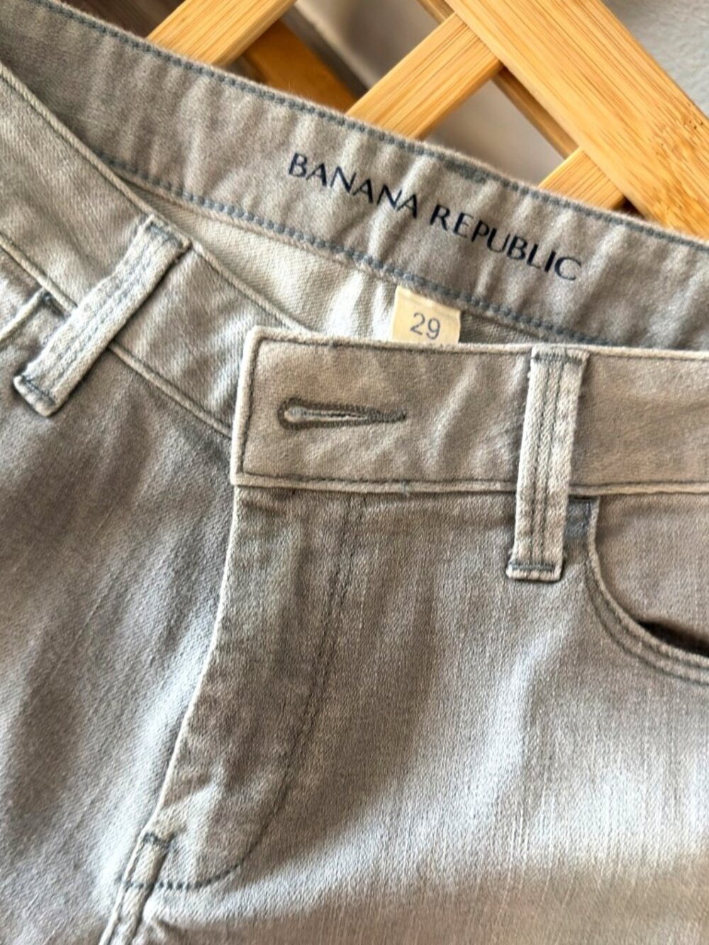 Banana Republic Light Gray Skinny Jeans Size 29